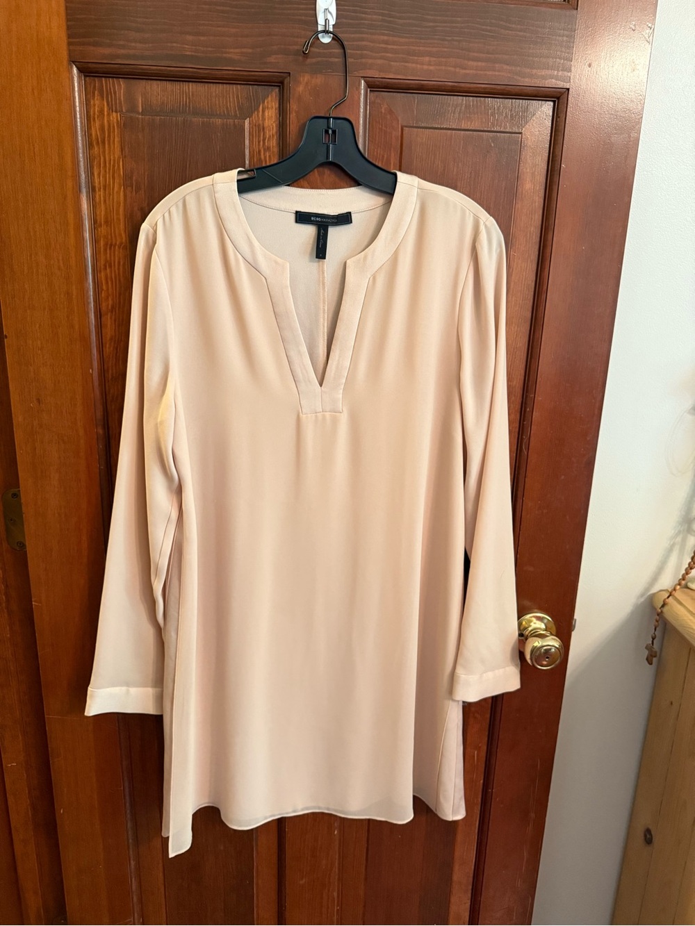 BCBGMaxAzria Soft Cream Split-Neck Tunic